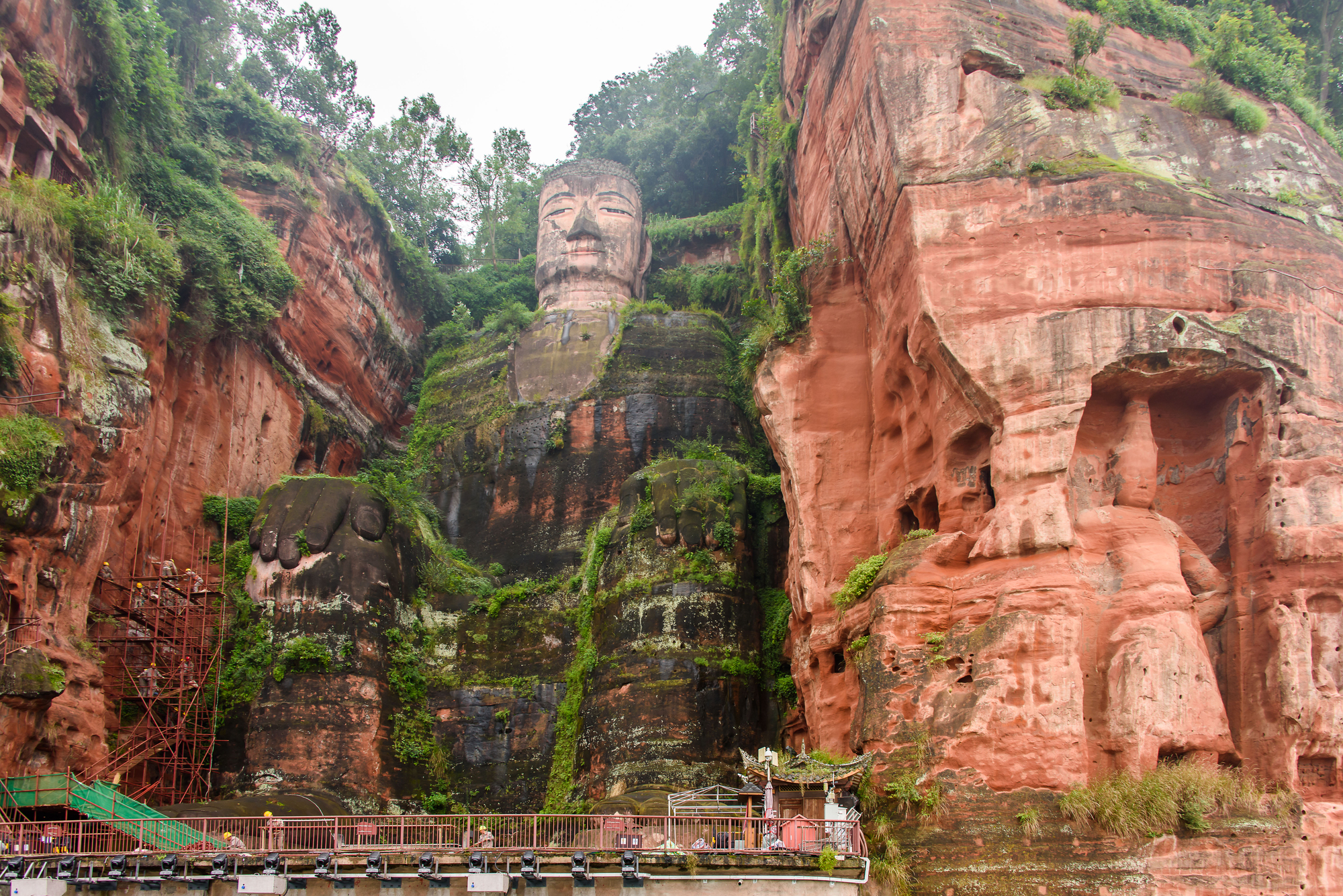 de tempels in China: Leshan Grote Boeddha in Sichuan
